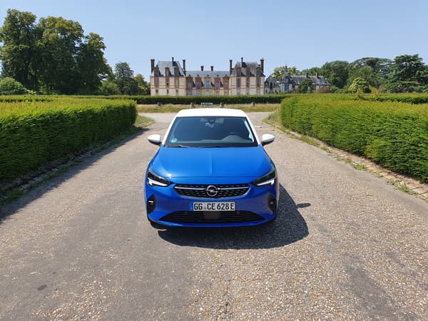 Pas besoin de mener la vie de château pour s'offrir cette Opel électrique.