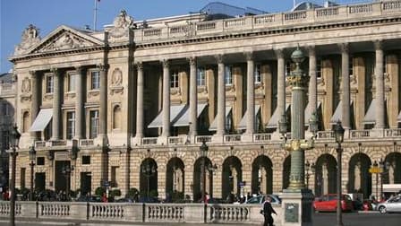 Le Crillon, place de la Concorde, à Paris. Le gouvernement français et sa majorité sont parvenus à un accord sur la taxation des nuitées dans les hôtels de luxe et des plus-values immobilières. Ces mesures visent à compenser le manque à gagner de 90 milli