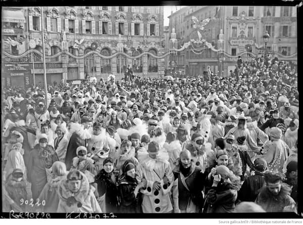 La foule rassemblée lors du Carnaval de Nice, en février 1924.