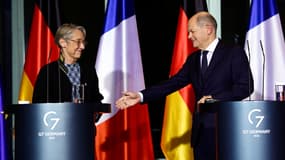 Le chancelier allemand Olaf Scholz et la Première ministre française Elisabeth Borne lors d'une conférence de presse jointe le 25 november 2022.
