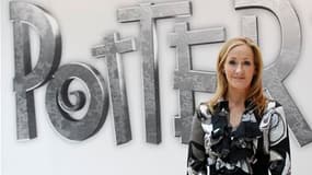 JK Rowling, l'auteur de Harry Potter, lors de la présentation du site internet interactif Pottermore, à Londres. Les romans de la série à succès sur les aventures du jeune sorcier seront disponibles en octobre prochain sous forme numérique (e-books). /Pho