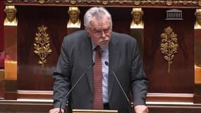 Motion de censure: "vous étouffez notre démocratie", dit Chassaigne à Valls