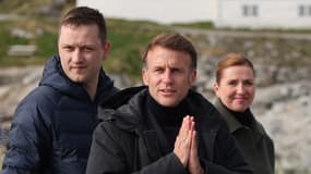 Emmanuel Macron avec le premier-ministre du Groenland Jens-Frederik Nielsen et la première-ministre danoise Mette Frederiksen, le 15 juin 2025.