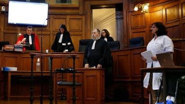 Denis Mannechez (caché, à droite) lors de son procès.