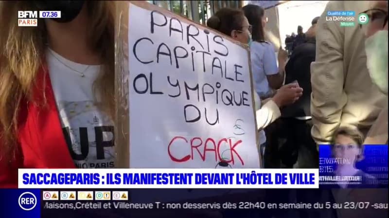 #SaccageParis: 400 personnes manifestent devant l'Hôtel de ville