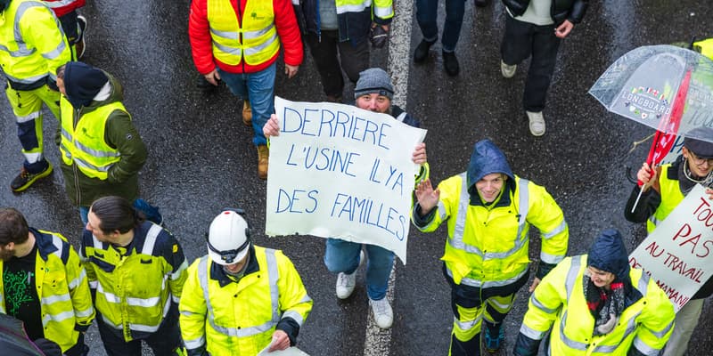 Manifestation contre la fermeture de l'usine de pâte à papier Fibre Excellence à Saint-Gaudens, en Haute-Garonne, dans le sud-ouest de la France, le 31 janvier 2026.  