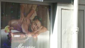 La devanture d'un faux salon de massage, abritant de la prostitution, à Paris le 2 mars 2025.