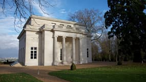 Le pavillon de musique de la comtesse du Barry, à Louveciennes. 