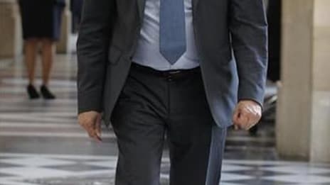 Eric Woerth, ancien ministre UMP, a été de nouveau entendu mercredi après-midi par le juge bordelais Jean-Michel Gentil, chargé de l'enquête sur d'éventuels abus concernant la fortune de Liliane Bettencourt, l'héritière de L'Oréal. /Photo prise le 20 juin