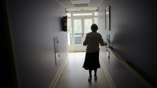 Le centenaire a été retrouvé par la police "paisiblement endormi" dans le lit d'une autre résidente