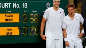 John Isner et Nicolas Mahut après leur épopée héroïque à Wimbledon en 2010.