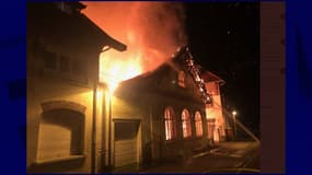 Dans la nuit du lundi 6 au mardi 7 septembre, un incendie s’est déclaré à l’école primaire Jean-Macé de Lens.