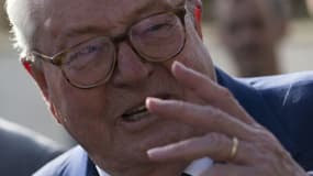 Jean-Marie Le Pen, exclu du FN, n'a pas décidé de baisser les bras.