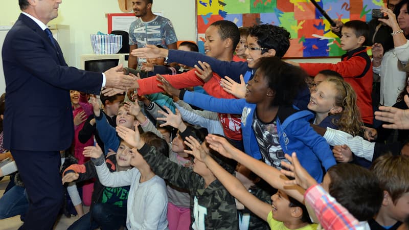 François Hollande à l'école Ronsard d'Angoulême jeudi.