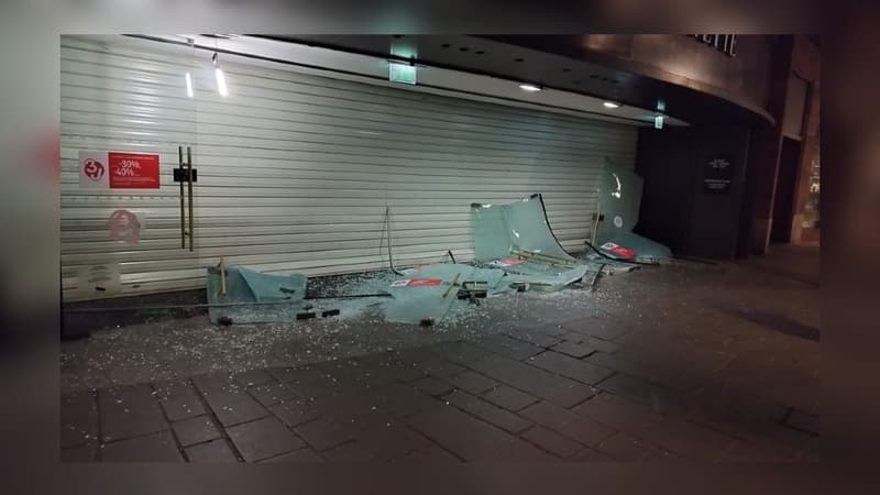 Des manifestants ont dégradé des commerces dans le centre-ville de Strasbourg, vendredi soir.