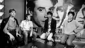 Le groupe "Téléphone" avec Jean-Louis Aubert, Richard Kolinka, Louis Bertignac et Corinne Marienneau, le 8 octobre 1984 sur le plateau de TF1.