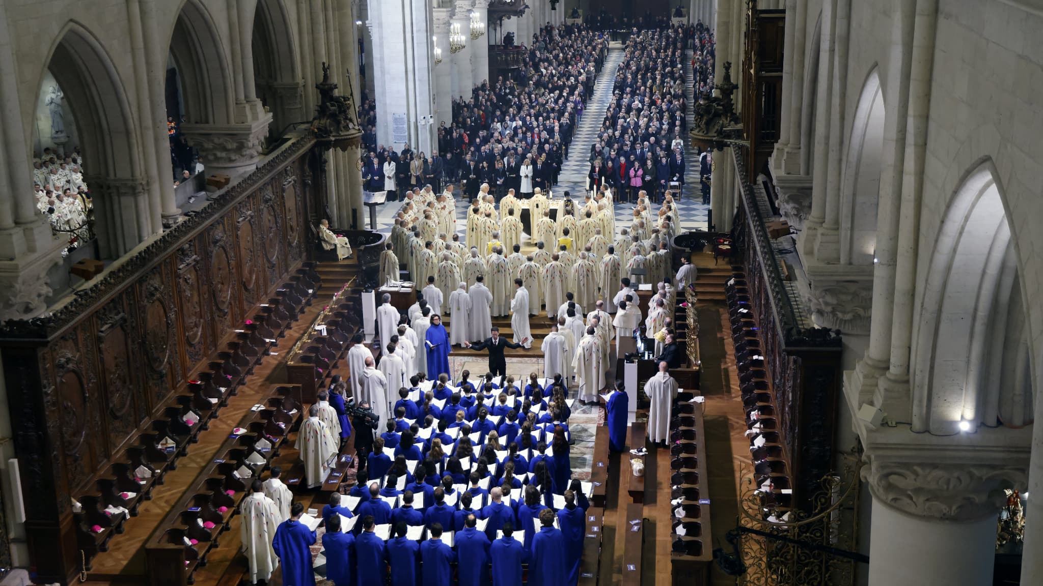 La première messe célébrée à Notre-Dame de Paris depuis son incendie en avril 2019, le dimanche 8 décembre 2024. La première messe célébrée à Notre-Dame de Paris depuis son incendie en avril 2019, le dimanche 8 décembre 2024.