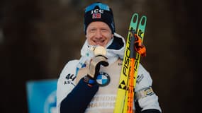 La légende du biathlon Johannes Boe encore en or sur la poursuite des Mondiaux en Suisse, 16 février 2025