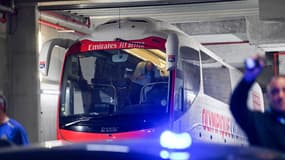 Le bus de l'OL qui a été caillassé avant l'Olympico, 29 octobre 2023
