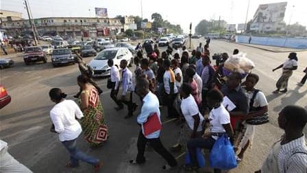 Dans les rues d'Abidjan. Près de 200 personnes ont été tuées dans les violences qui ont suivi le second tour de l'élection présidentielle le 28 novembre en Côte d'Ivoire, a déclaré jeudi l'ambassadrice des Etats-Unis au Conseil des droits de l'homme, agen