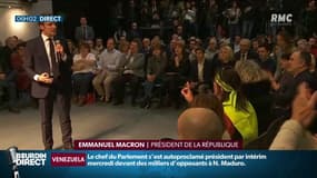 Interpellé par un "gilet jaune" qui demande la dissolution de l'Assemblée, Emmanuel Macron réagit