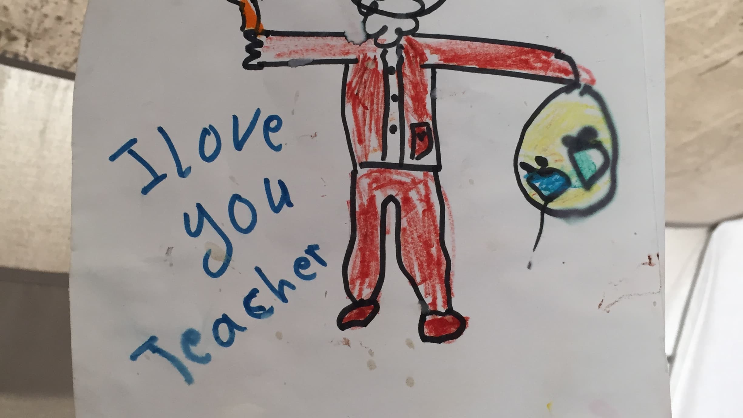 Les enfants prennent des cours d'anglais Les enfants prennent des cours d'anglais