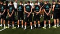 Les joueurs du Real, autour de leur coach Zinedine Zidane, rendent hommage aux victimes de l'attentat de Barcelone.