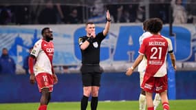 L'arbitre Willy Delajod lors du match OM-Monaco