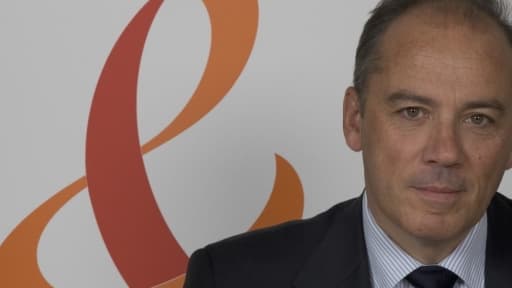 Le PDG de France Télécom-Orange, Stéphane Richard, a accepté de baisser sa rémunération pour ne pas faire payer à l'entreprise la taxe à 75%.
