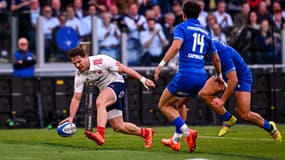 Antoine Dupont inscrivant un essai lors d'Italie-France au Tournoi des 6 Nations, le 23 février 2025.