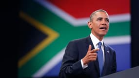 Barack Obama a rencontré samedi à Johannesburg des proches de l'ancien président sud-africain Nelson Mandela, toujours dans un état critique dans un hôpital de Pretoria. Le président américain a rendu un vibrant hommage à l'icône de la lutte anti-aparthei