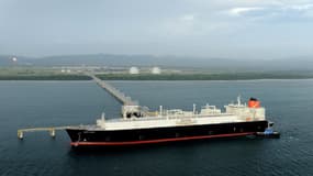 Un cargo transportant du gaz naturel liquéfié part du Japon pour se rendre en Australie
