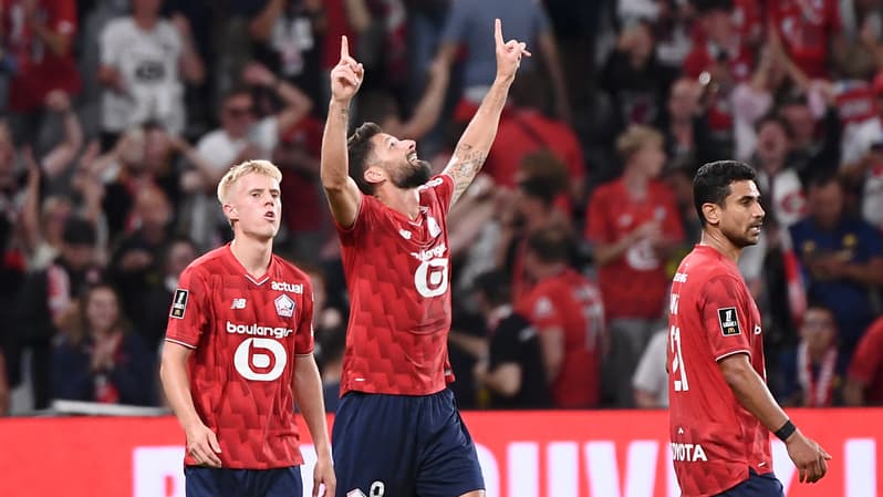 Olivier Giroud célèbre son but face à Monaco, le 24 août 2025