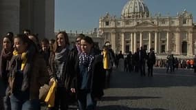 Un groupe de jeunes Français au Vatican, le 26 février 2013.
