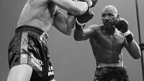 Marvin Hagler (d) contre l'Argentin Norberto Rufino Cabrera à Monaco, le 30 juin 1979