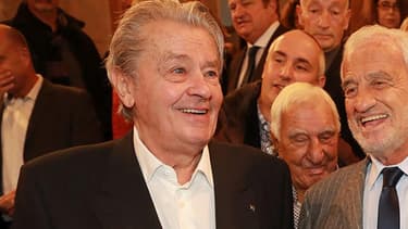 Alain Delon et Jean-Paul Belmondo le 15 novembre au Quai des orfèvres, pour la remise du prix littéraire éponyme.