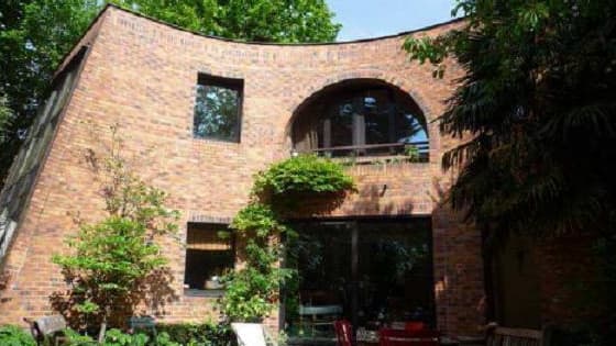 La maison conçue par l'architecte Marice-Henri Léna est à vendre