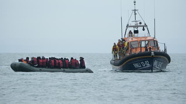 Le naufrage d'une embarcation de fortune qui traversait la Manche, a fait au moins trois morts (illustration)