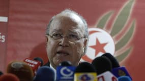 Le président de l'Assemblée nationale constituante tunisienne Mustapha ben Jaafar a annoncé mardi soir la suspension des travaux de la chambre le temps que s'engage un dialogue entre le gouvernement dirigé par les islamistes et l'opposition laïque. /Photo
