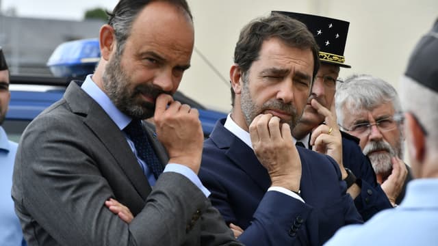 Christophe Castaner aux côtés d'Edouard Philippe lors d'un déplacement le 2 mai 2019.