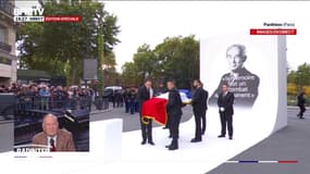Le cercueil de Robert Badinter arrive au Panthéon