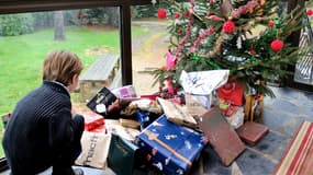 Certains acheteurs préfèrent réserver aux enfants les cadeaux trouvés au pied du sapin.