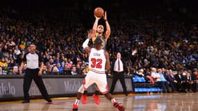 Stephen Curry dégaine à trois points