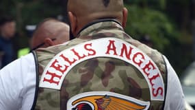 Un membre du groupe de motards Hell's Angels