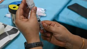 Un flacon du vaccin Covaxi en septembre 2021 à New Delhi, en Inde