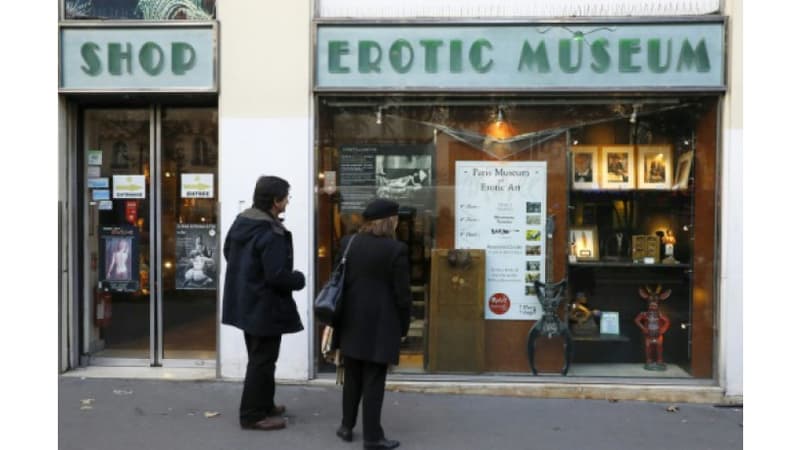 La devanture du musée de l'érotisme, le 2 novembre 2016 à Paris - 