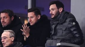 Hugo Lloris, à droite, avec Florian Thauvin lors du match Frande-Moldavie, au Stade de France le 14 novembre 2019