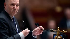 Le député est accusé de multiples faits de harcèlement et d'agression sexuels