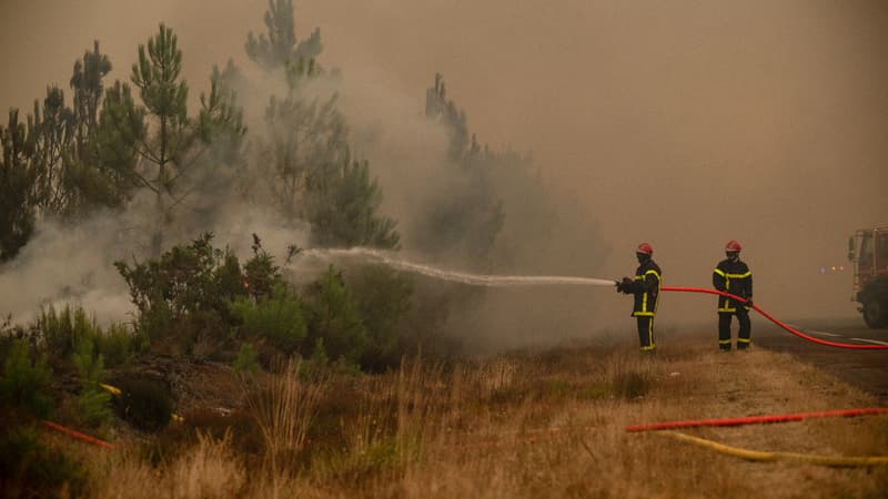 DIRECT. Incendies: le maire de Lège-Cap Ferret indique que "le feu est aux portes de la commune"