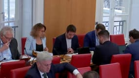 Discrimination capillaire: suivez en direct l'examen de la proposition de loi en commission à l'Assemblée